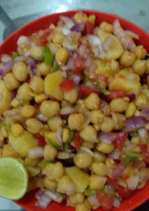 A picture of Chana chat.