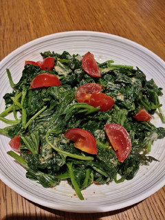 A picture of Sweet Potato Tops Salad with Sesame Seed Sauce.