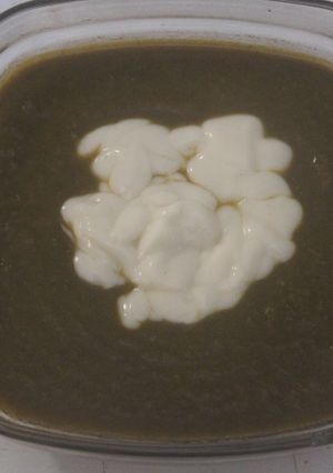 Una foto de Crema de acelgas y zanahorias con bacon