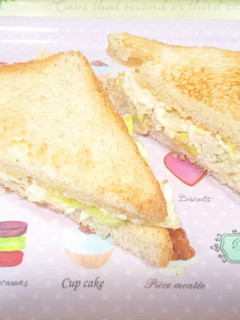 Una foto de Sándwich frío de pollo