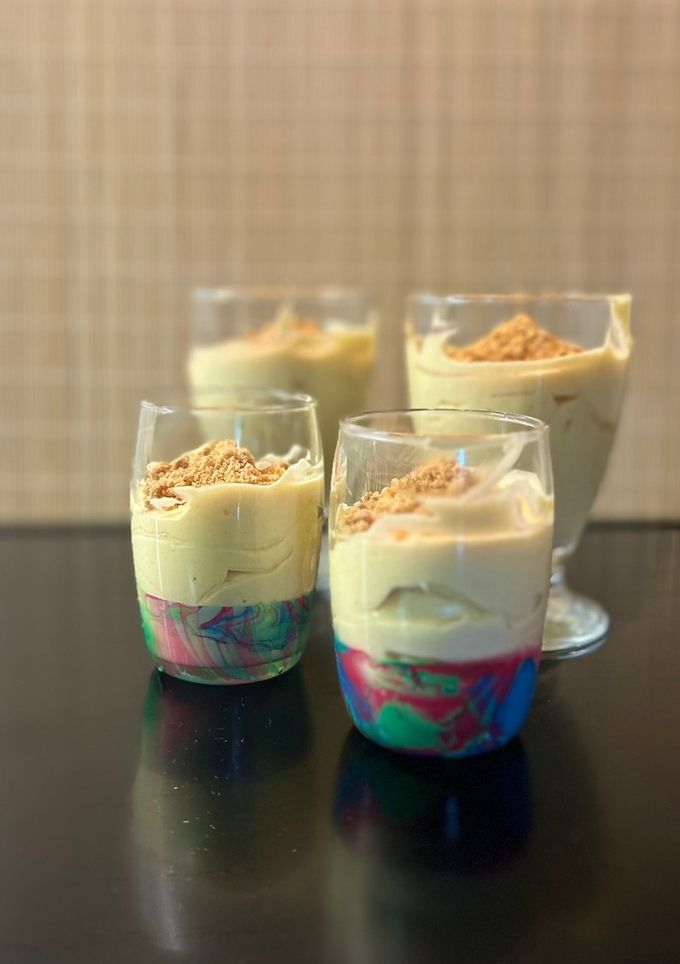 Una foto de Mousse sencillo de maracuyá