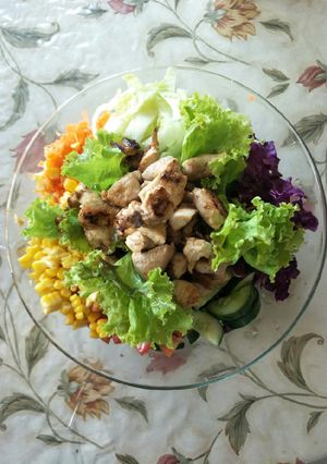 Foto resep Menu diet: Salad Ayam Saute Dresssing Yogurt