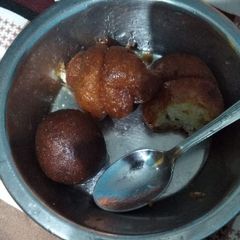 A picture of Gulabjamun.