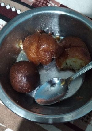 A picture of Gulabjamun.