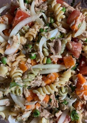Una foto de Ensalada de fideos y atún