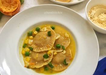 How to Prepare Delicious Besan raviolis with sweet and tangy sauce