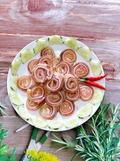 Hình của món Tai heo ngâm nước mắm.