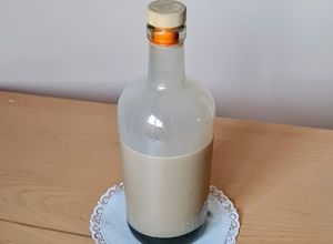 Una foto de Bebida alcohólica tipo Baileys® 🥃Licor de crema irlandesa 🇮🇪 ¡en 5 minutos literal! 🇮🇪