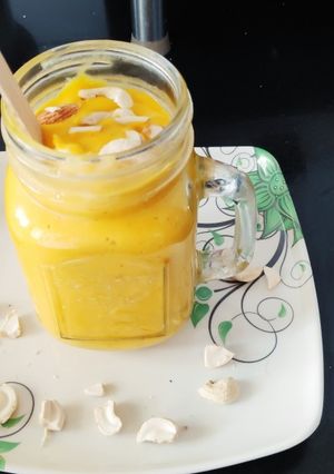 ड्राई फ्रूट मैंगो लस्सी (Dry fruit mango lassi recipe in Hindi) रेसिपी मुख्य फोटो