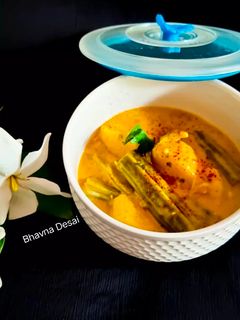 સરગવા આલુ સબ્જી. (Dramstick Alu Sabji Recipe in Gujarati) રેસીપી મુખ્ય ફોટો