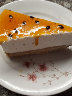 Una foto de Cheesecake maracuyá sin horno