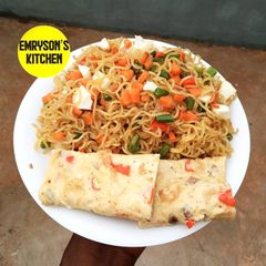 A picture of Stir fry noodles.