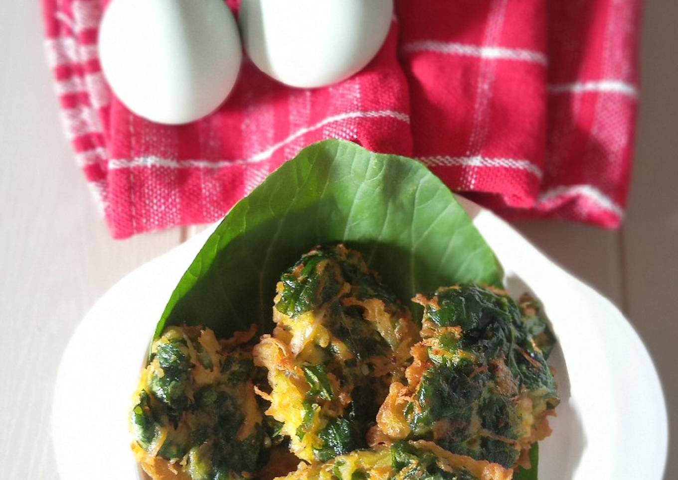 Bagaimana Membuat Bakwan Sayur Bayam, Enak