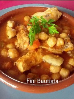 Una foto de Cazuela de garbanzos con pollo