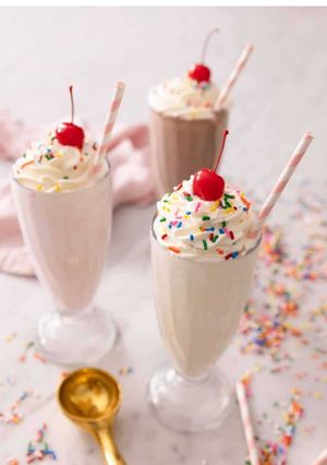 A picture of Best milkshake ever 😋😋😋😋.