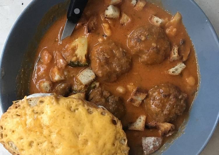 Cream of Tomato soup with Meatballs