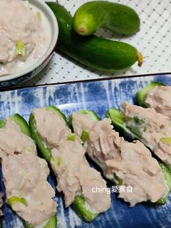 夏日小菜同樂會-鮪魚沙拉小黃瓜船 的食譜成品照片