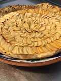 Maxi tarte aux pommes du jardin et miel d Algarve pâte brisée au cassis