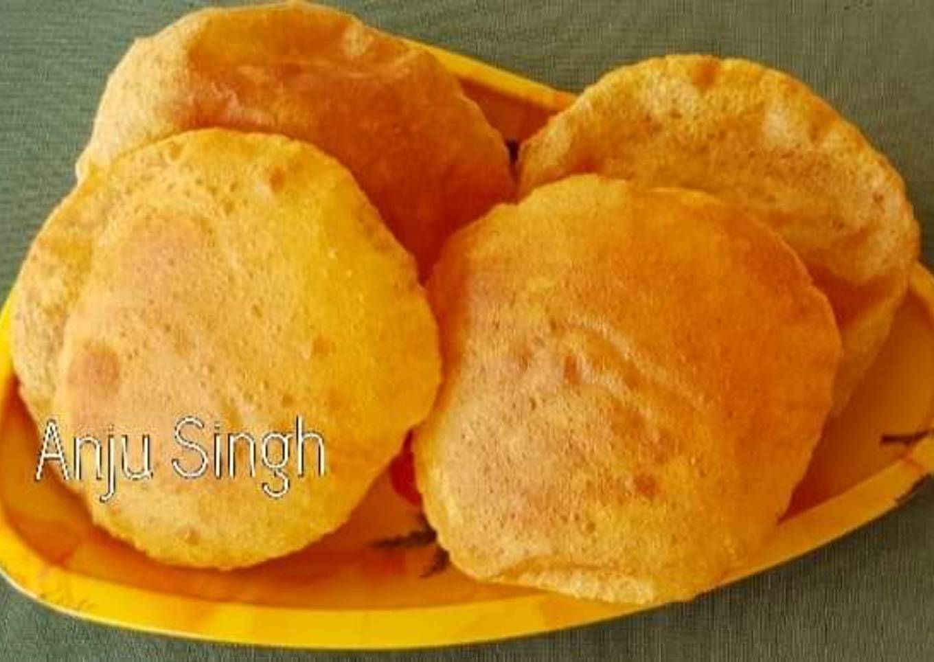 Besan pooris