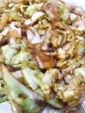 Cabbage stir fry with ginger, garlic and soy sauce