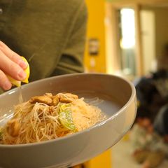 A picture of Chicken Pancit Bihon.
