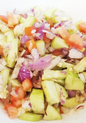 मिक्स सलाड (mix salad recipe in marathi) रेसिपी चे मुख्य फोटो 