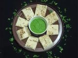 Gujarat Famous White Idra (Dhokla)
