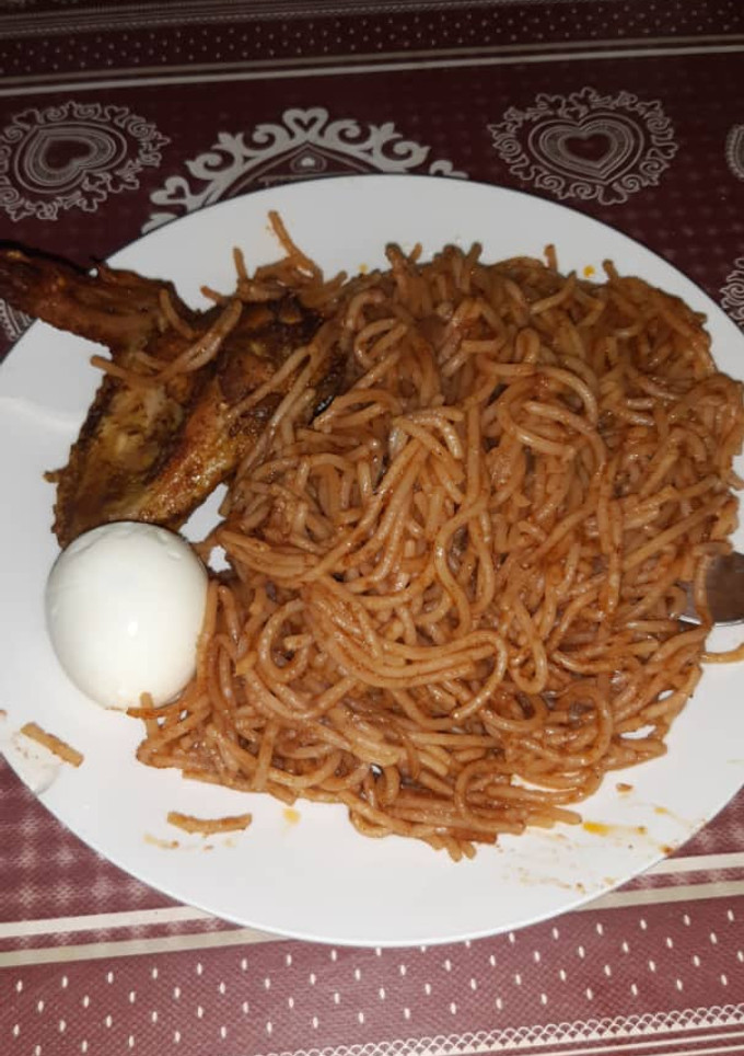 A picture of Simple Spaghetti with egg.