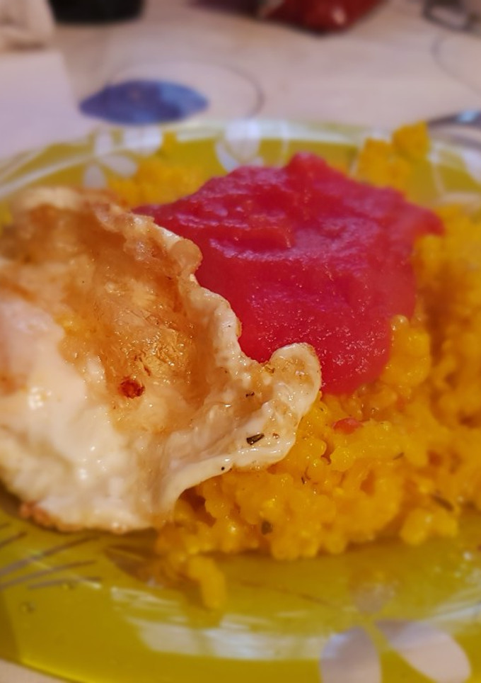 Una foto de Arroz con huevo frito