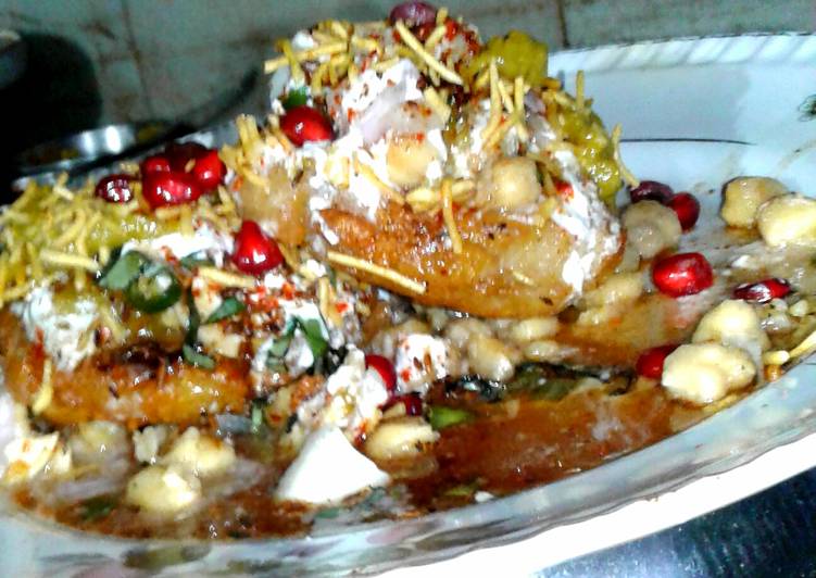 Aalu tikki chaat