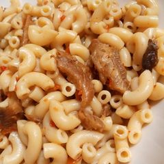 A picture of Macaroni.