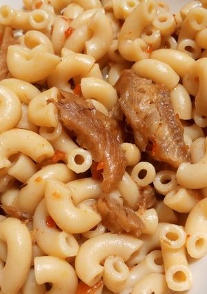 A picture of Macaroni.