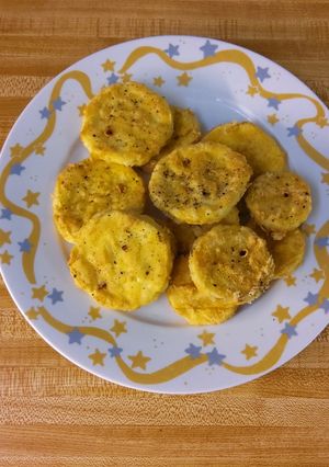 A picture of Lee's Southern Deep Fried Yellow Squash.