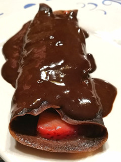 Una foto de Creps negros de fresas 🍓🍫