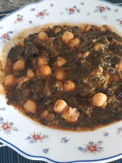 Una foto de Potaje de garbanzos con espinacas