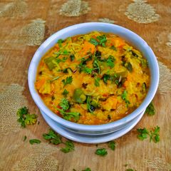 A picture of Kathiyawadi Masala Khichdi.