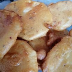 A picture of Aloo k pakoray.
