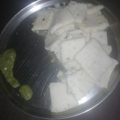 સફેદ ઢોકળા A picture of સફેદ ઢોકળા.