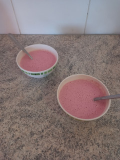 Una foto de Helado de fresas fácil