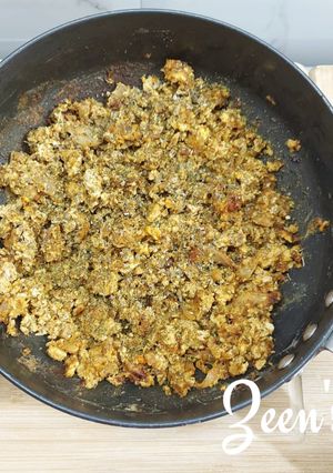 A picture of Hyderabadi Khagina with Thyme.