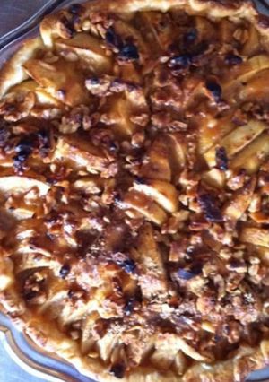 Une photo de Tarte aux pommes noix de pecan et caramel