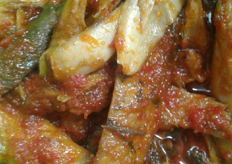 Cara Gampang meracik Ikan tongkol bumbu merah yang Lezat