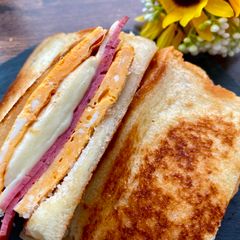 A picture of Korean Toast Sandwich.