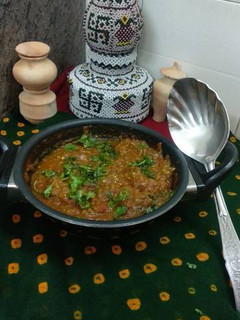 રીંગણા દૂધીનો મીક્સ ઓળો(rigan dudhi mix olo recipe in gujarati) રેસીપી મુખ્ય ફોટો