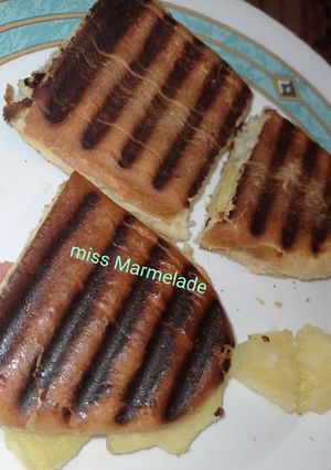 Φωτογραφία της συνταγής Σπιτικό hot dog με ανανά 🌭🍍