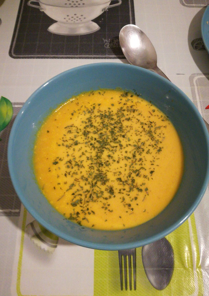 Una foto de Crema de zanahoria al curry