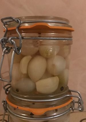 Une photo de Petits oignons au vinaigre