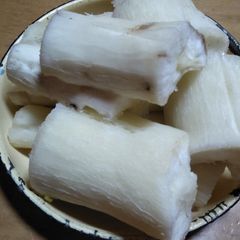 A picture of Boiled cassava.