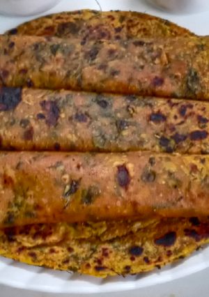 A picture of Methi Thepla.