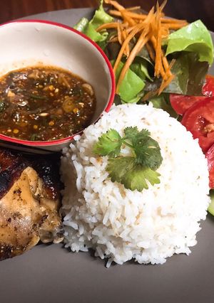 รูปของ ข้าวไก่ย่าง น้ำจิ้มแจ่ว